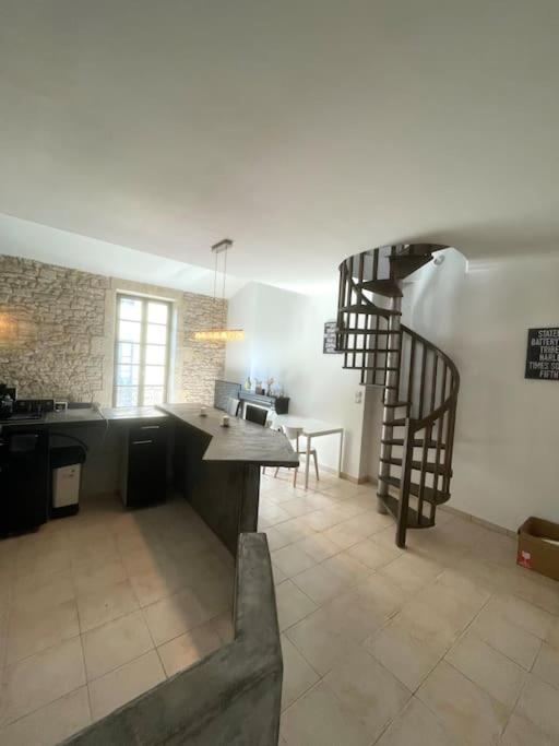 Bel Appartement T2 Nimes Arenes Exterior photo